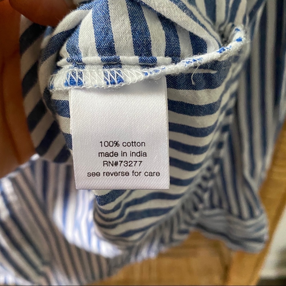 Elizabeth and James Stripe Button Down Shirt✨ - Picture 7 of 10